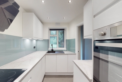 3 Bedroom Flat to rent in South Close, Highgate, London, N6