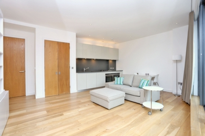 Studio to rent in New Globe Walk, London, SE1