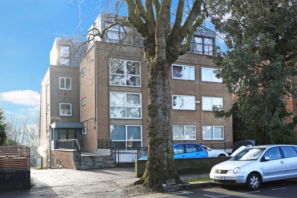 2 Bedroom Flat to rent in Highgate, London, N6
