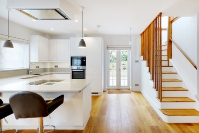 3 Bedroom Mews to rent in Parkwood Mews, Highgate, London, N6