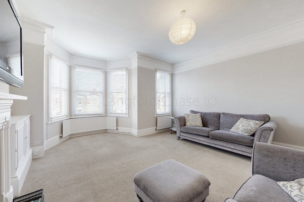 2 Bedroom Conversion to rent in Muswell Hill, London, N10