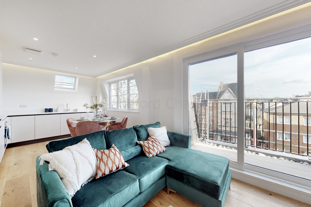 2 Bedroom Apartment to rent in Acton, London, W3