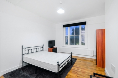 6 Bedroom Room To Let to rent in North Hill, Highgate, London, N6