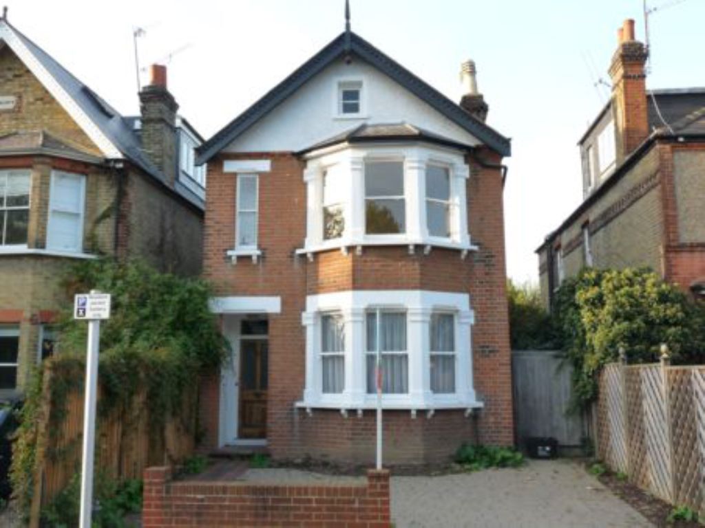 Cedars Road  Hampton Wick  KT1