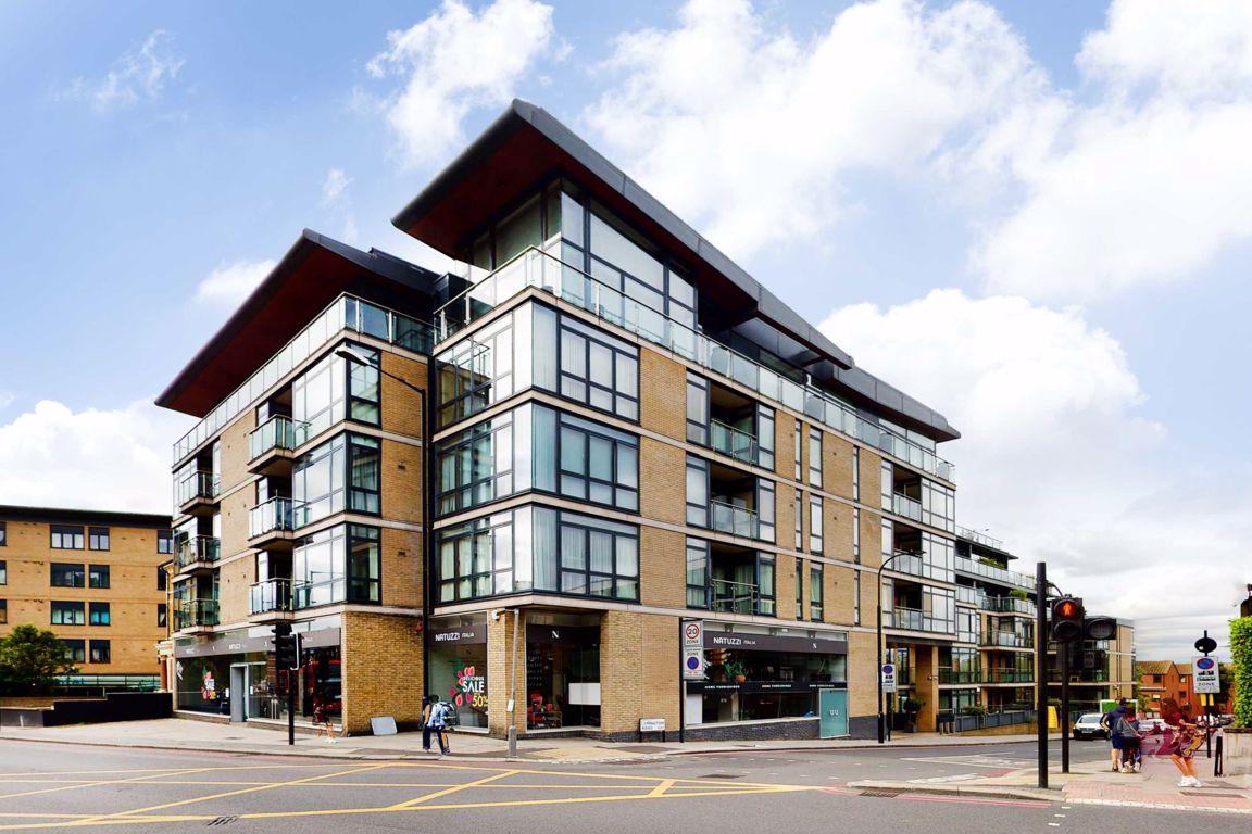 2 Bedroom Apartment to rent in West Hampstead, London, NW6