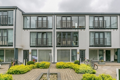 4 Bedroom Mews to rent in Wellington Road, Kensal Green, London, NW10