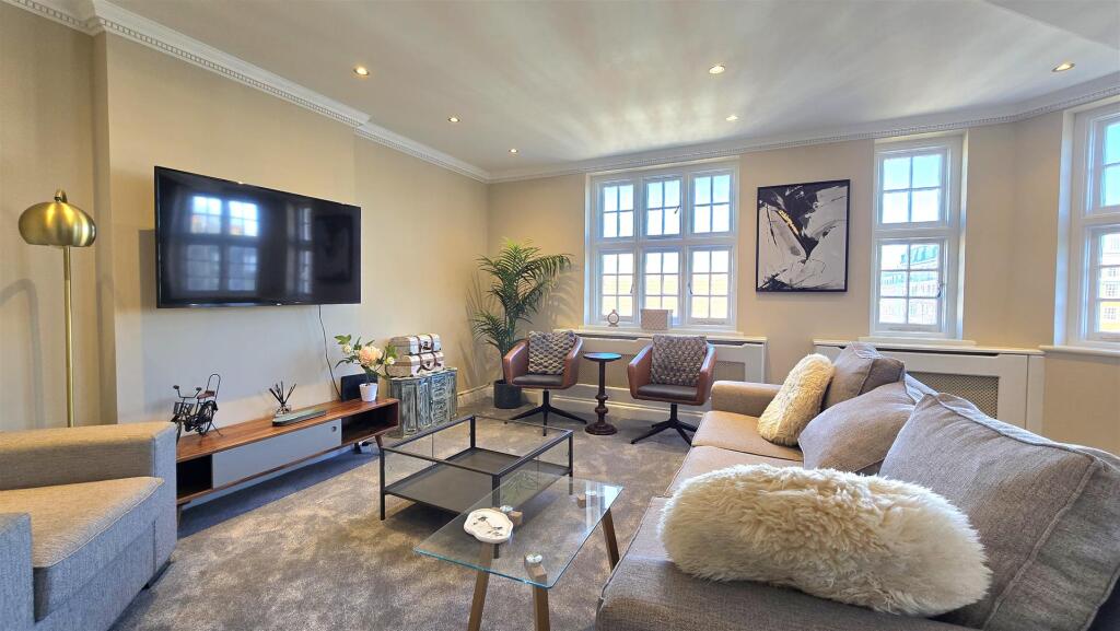 3 Bedroom Apartment to rent in Marylebone, London, W1H