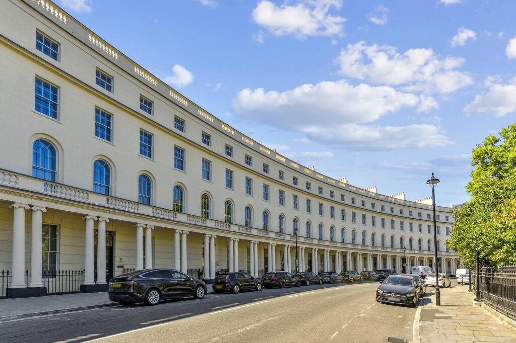 1 Bedroom Apartment to rent in Regents Park, London, W1B