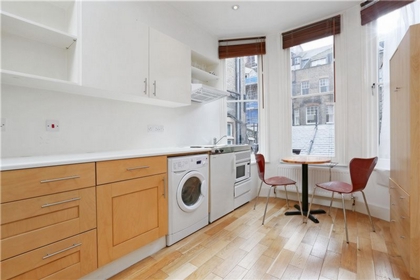 Studio Flat to rent in Kensington High Street, Kensington, London, W8