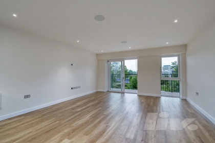 2 Bedroom Flat to rent in Beaufort Square, Colindale, London, NW9