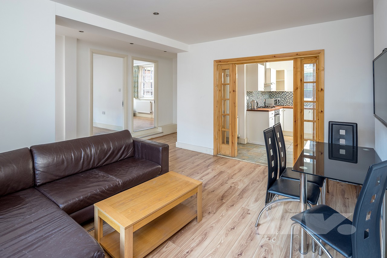 2 Bedroom Apartment to rent in Maida Vale, London, W9