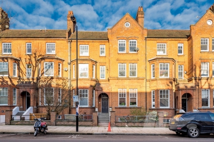 2 Bedroom Apartment to rent in Elgin Avenue, Maida Vale, London, W9