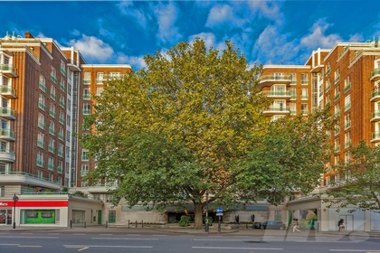 4 Bedroom Flat to rent in Gloucester Place, Marylebone, London, NW1