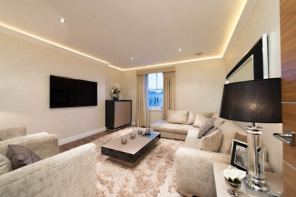 1 Bedroom Apartment to rent in Randolph Avenue, Little Venice, London, W9