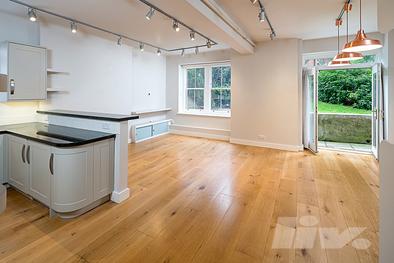 3 Bedroom Flat to rent in Maida Vale, London, W9