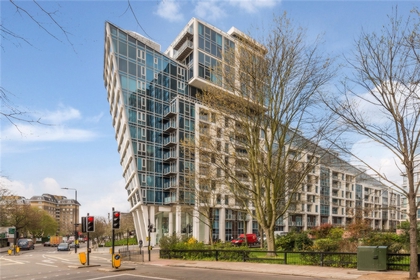 3 Bedroom Penthouse to rent in Winchester Road, Swiss Cottage, London, NW3