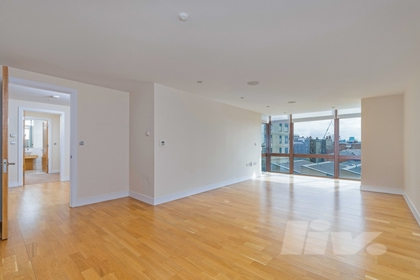 3 Bedroom Apartment to rent in Lymington Road, Hampstead, London, NW6