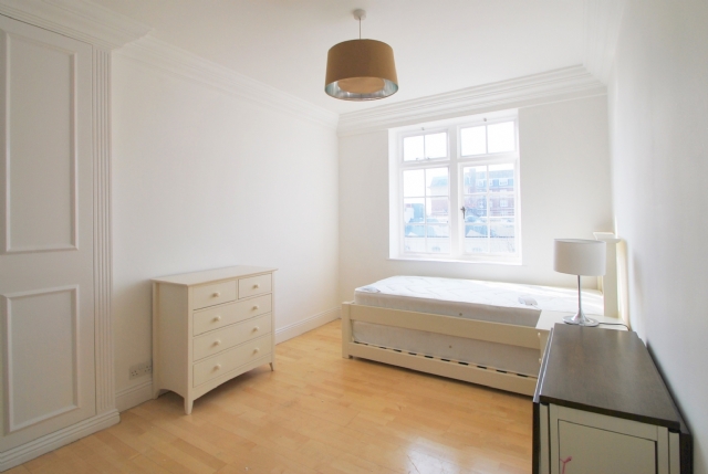 1 Bedroom Studio to rent in St John's Wood, London, NW8