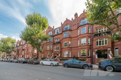 3 Bedroom Apartment to rent in Morshead Road, Maida Vale, London, W9