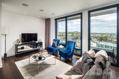 3 Bedroom Penthouse to rent in Finchley Road, Swiss Cottage, London, NW3