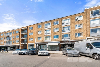 3 Bedroom Apartment to rent in Fairfax Road, South Hampstead, London, NW6