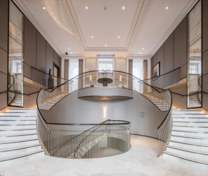 1 Bedroom Flat to rent in Portland Place, Marylebone, London, W1B