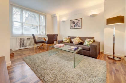 2 Bedroom Apartment to rent in Hill Street, Mayfair, London, W1J