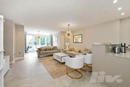 2 Bedroom Apartment to rent in Lyndhurst Road, Hampstead, London, NW3