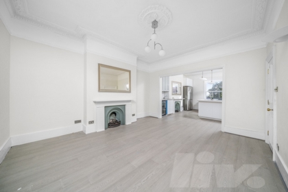 3 Bedroom Flat to rent in Nassington Road, Hampstead, London, NW3