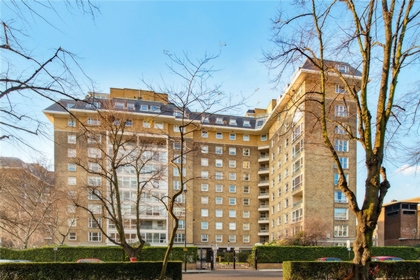 4 Bedroom Flat to rent in St  Johns  Wood  Park, St John's Wood, London, NW8