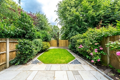 4 Bedroom House to rent in Belsize Grove, Belsize Park, London, NW3