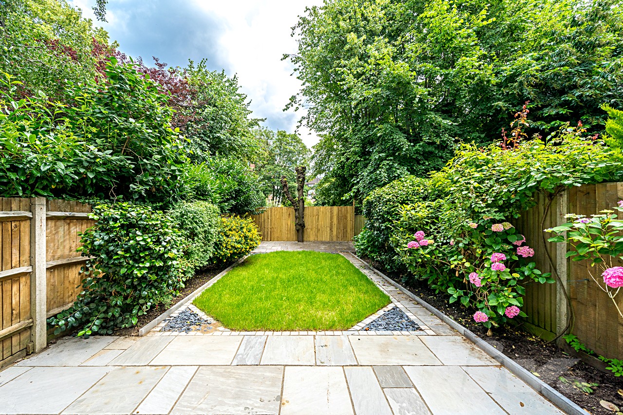 4 Bedroom House to rent in Belsize Park, London, NW3