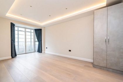 3 Bedroom Apartment to rent in Gloucester Place, Marylebone, London, NW1