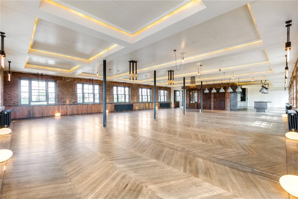 4 Bedroom Apartment to rent in Camden, London, NW1