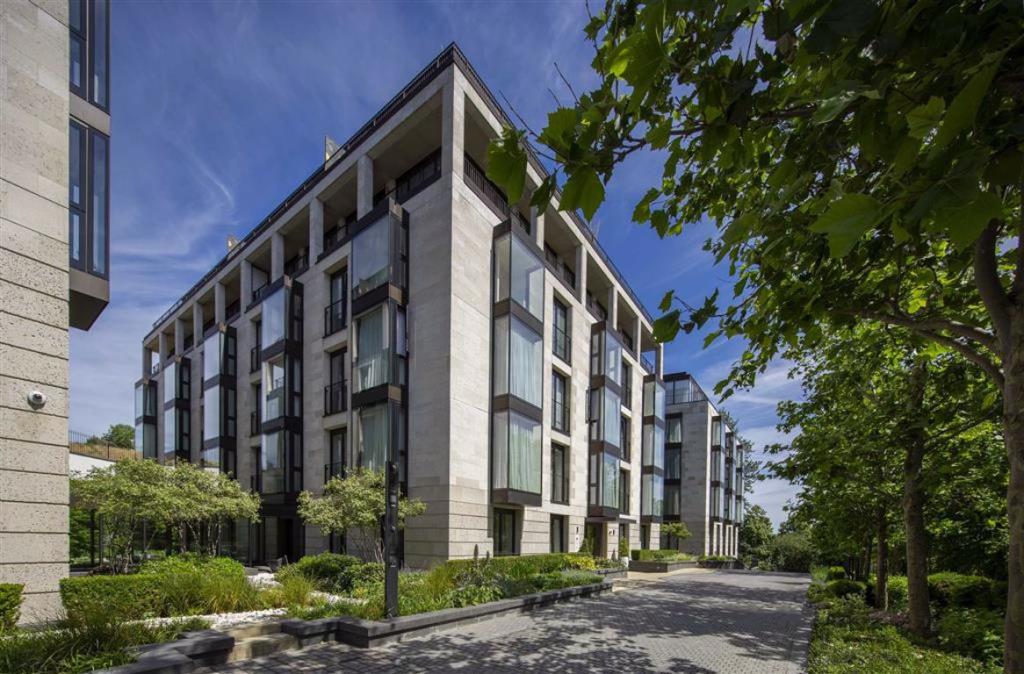 4 Bedroom Apartment to rent in Primrose Hill, London, NW8
