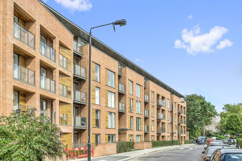 1 Bedroom Apartment to rent in West Hampstead, London, NW6