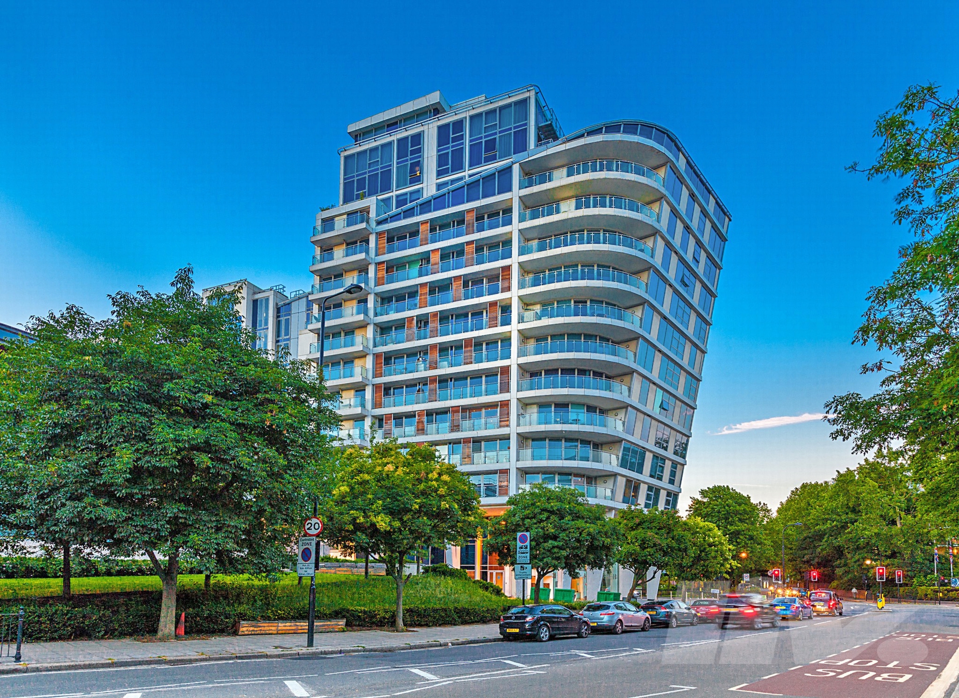 1 Bedroom Apartment to rent in Swiss Cottage, London, NW3