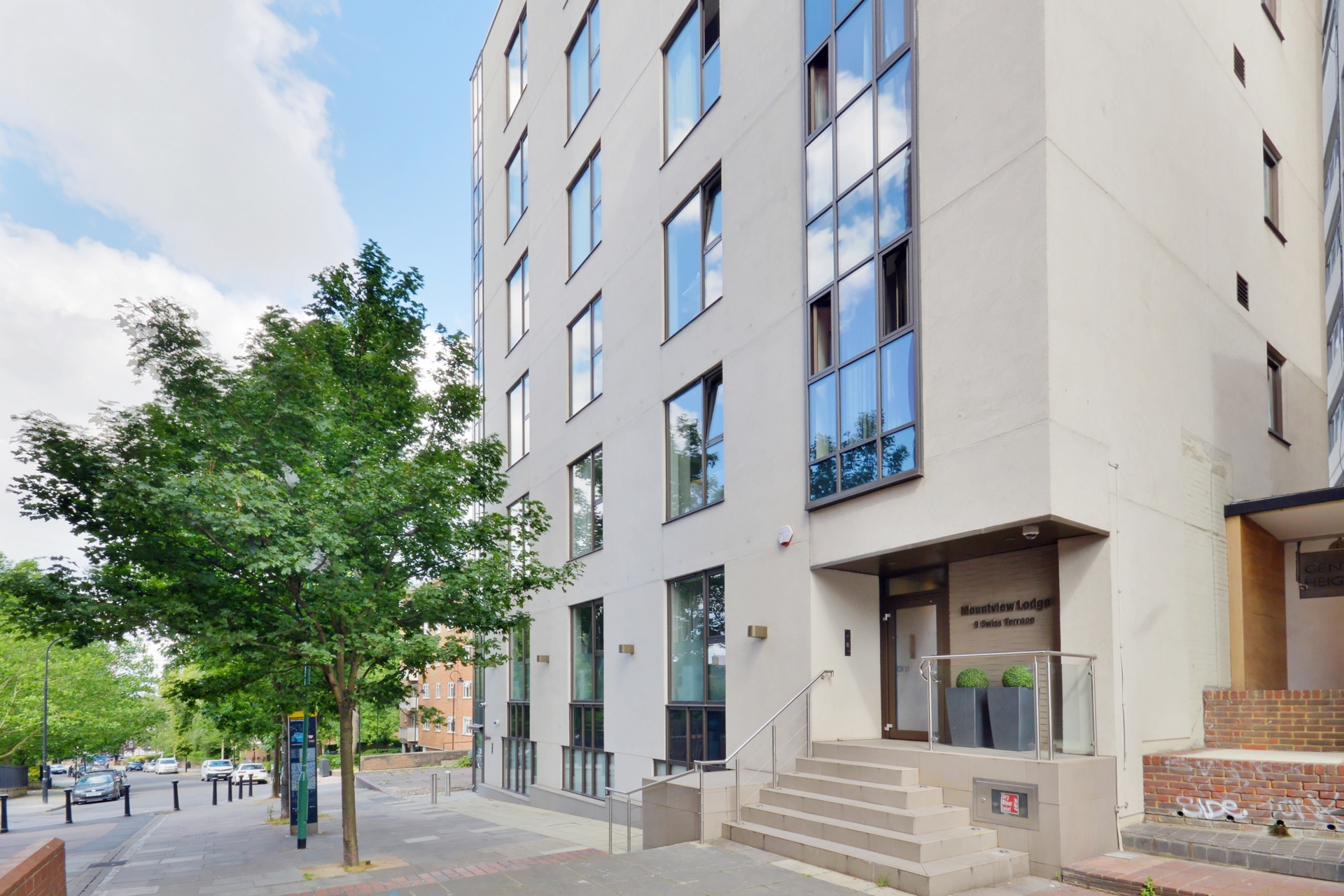 1 Bedroom Apartment to rent in Swiss Cottage, London, NW6