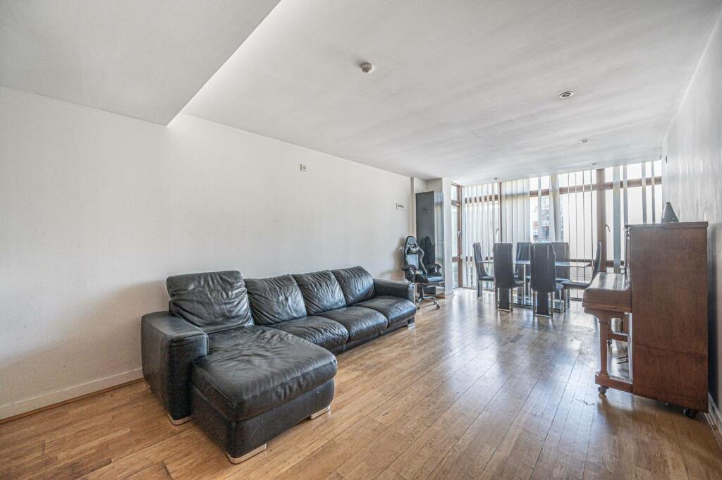 2 Bedroom Apartment to rent in West Hampstead, London, NW6