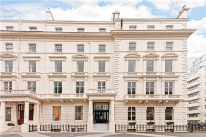 3 Bedroom Apartment to rent in Princes Gate, South Kensington, London, SW7