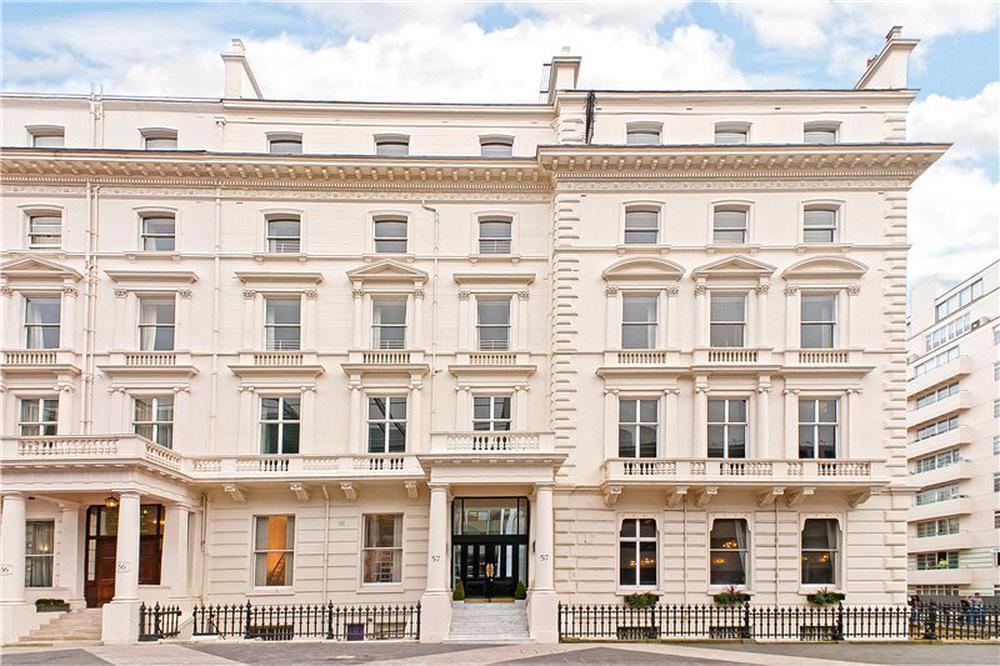 3 Bedroom Apartment to rent in South Kensington, London, SW7