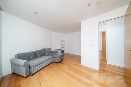 2 Bedroom Apartment to rent in High Street, Acton, London, W3