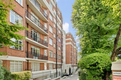 3 Bedroom Apartment to rent in Holland Villas Road, Holland Park, London, W14
