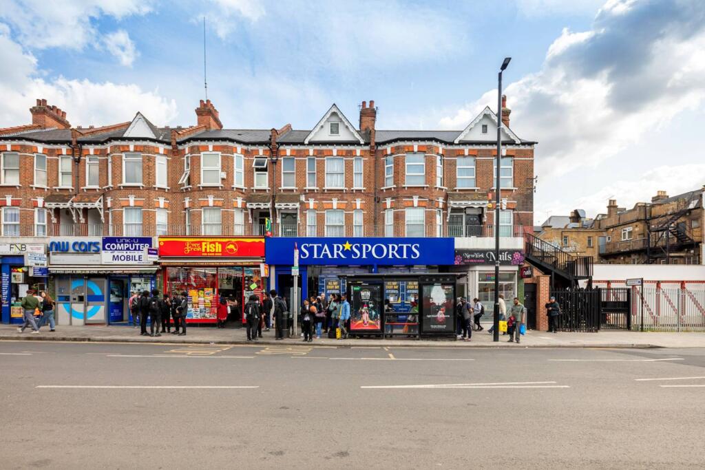 3 Bedroom Apartment to rent in Cricklewood, London, NW2