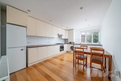 2 Bedroom Apartment to rent in High Street, Acton, London, W3