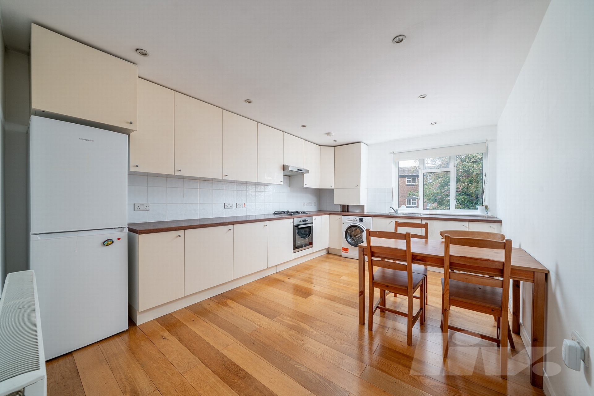 2 Bedroom Apartment to rent in Acton, London, W3