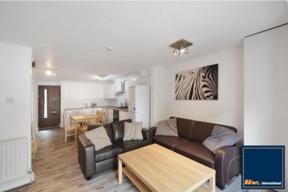 4 Bedroom House to rent in Cheryls Close, Fulham, London, SW6