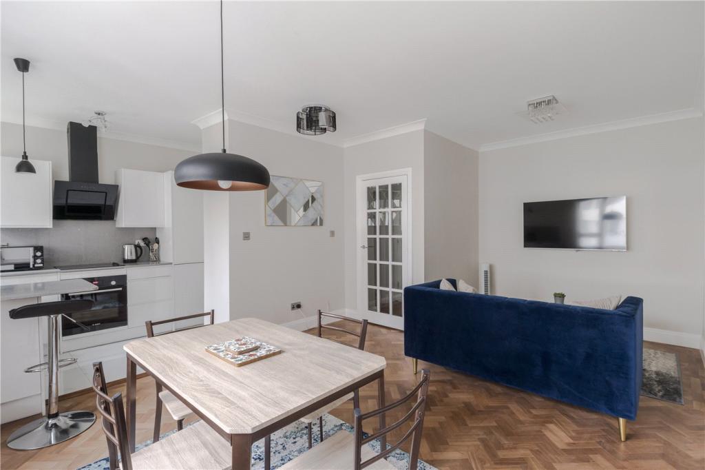 1 Bedroom Apartment to rent in Regents Park, London, W1B