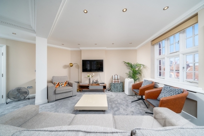 3 Bedroom Apartment to rent in Harrowby Street, Marylebone, London, W1H