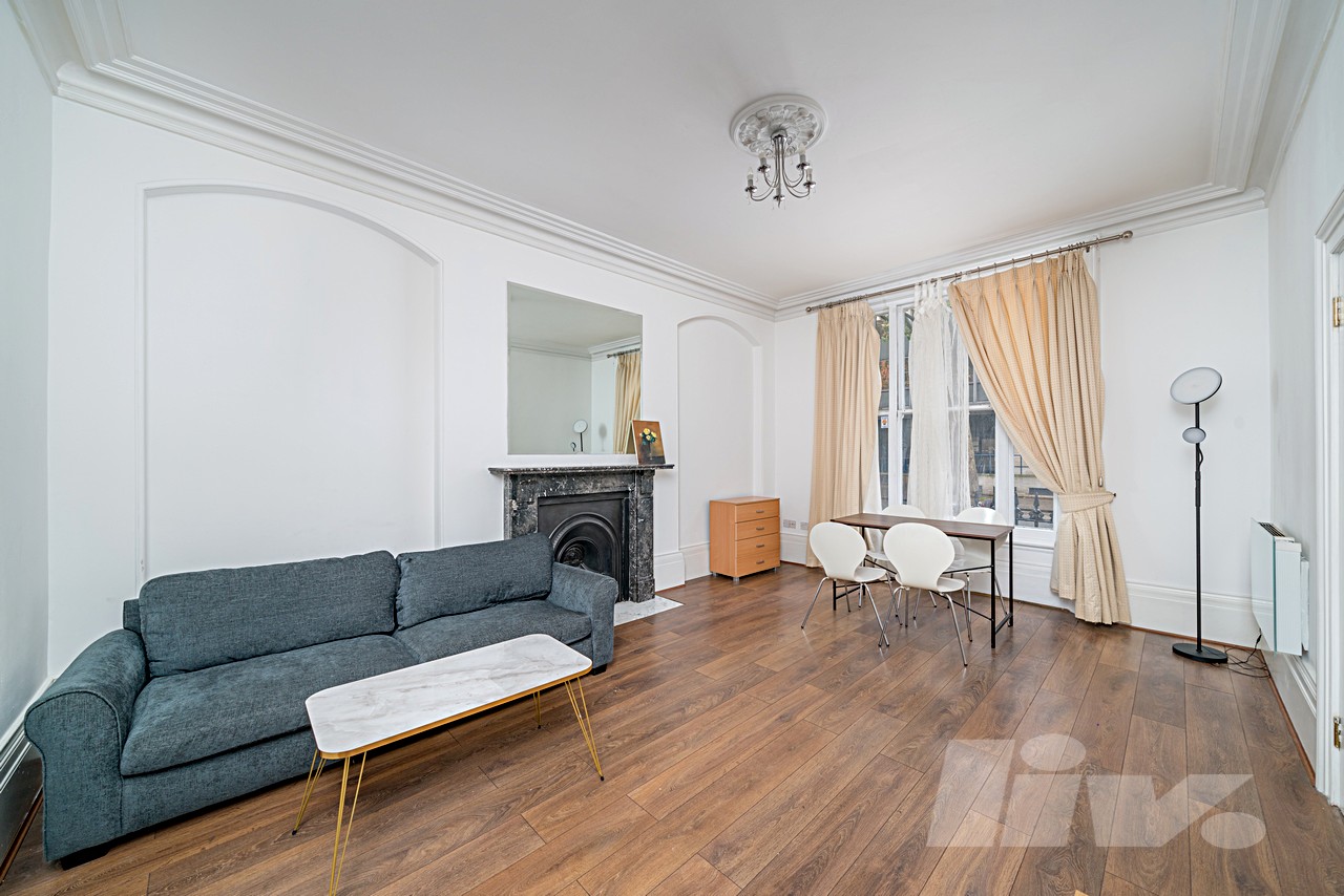 2 Bedroom Apartment to rent in Regents Park, London, NW1